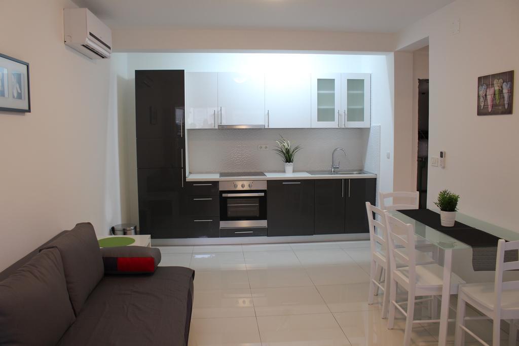 Apartmani Orhideja Rab Town Exterior foto